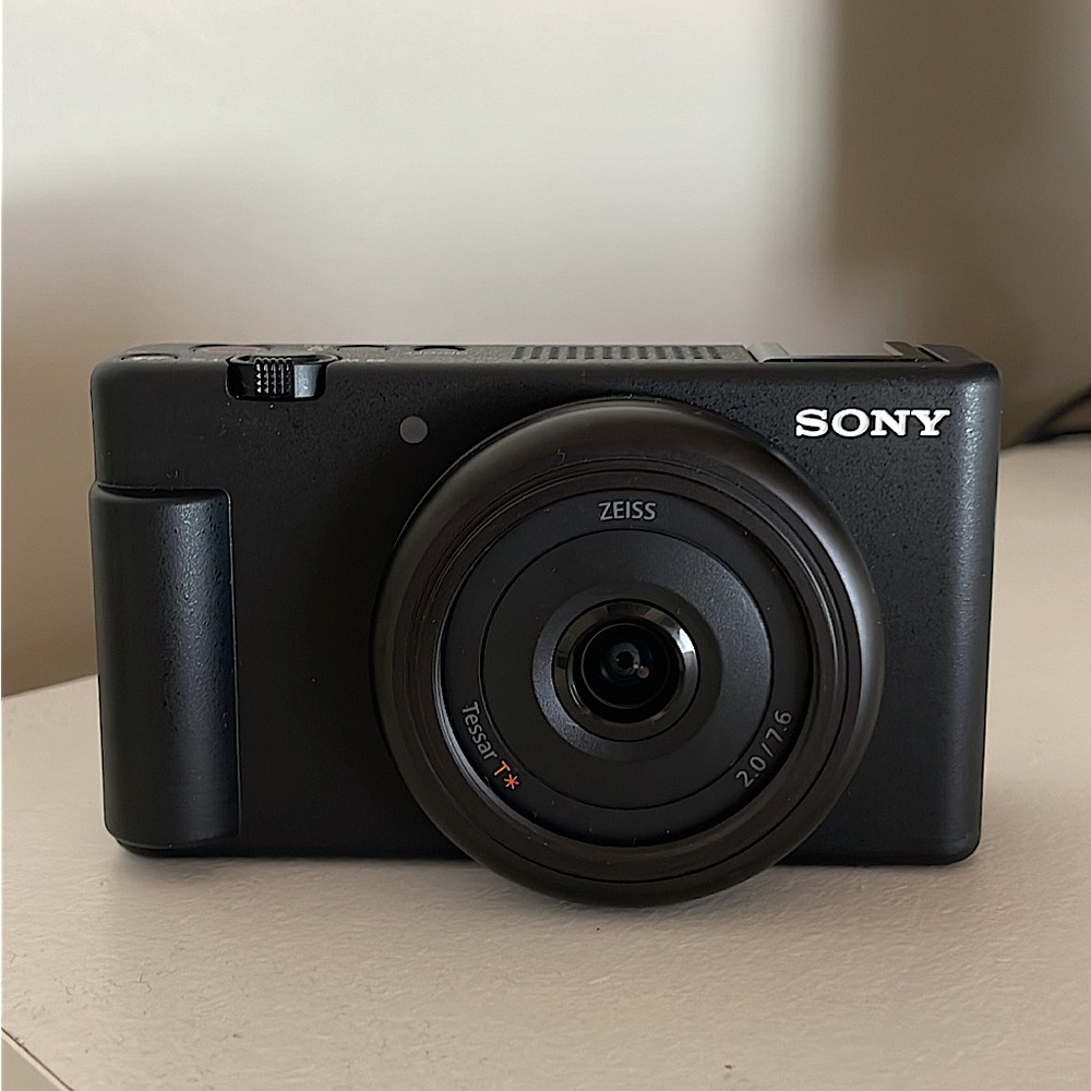 BRAND NEW Sony ZV-1F - Newest Version